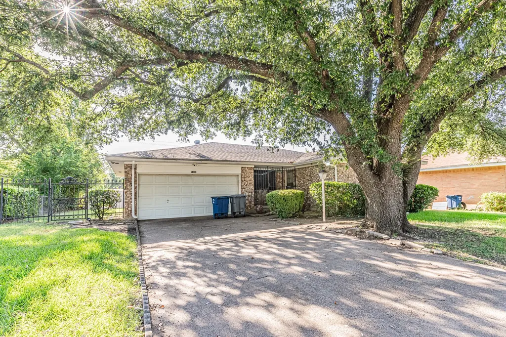 5910 Cedar Glen Drive Dallas TX 75232