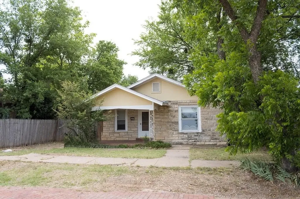 423 Elm Street Ranger TX 76470