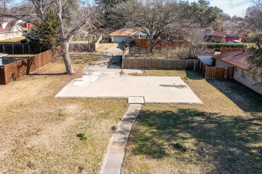 1022 Westlake Drive Desoto TX 75115