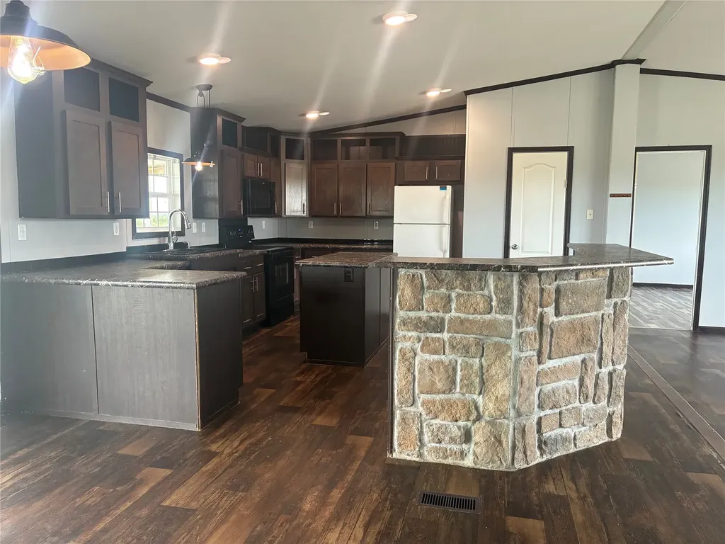 389 County Road 1281 Lampasas TX 76550