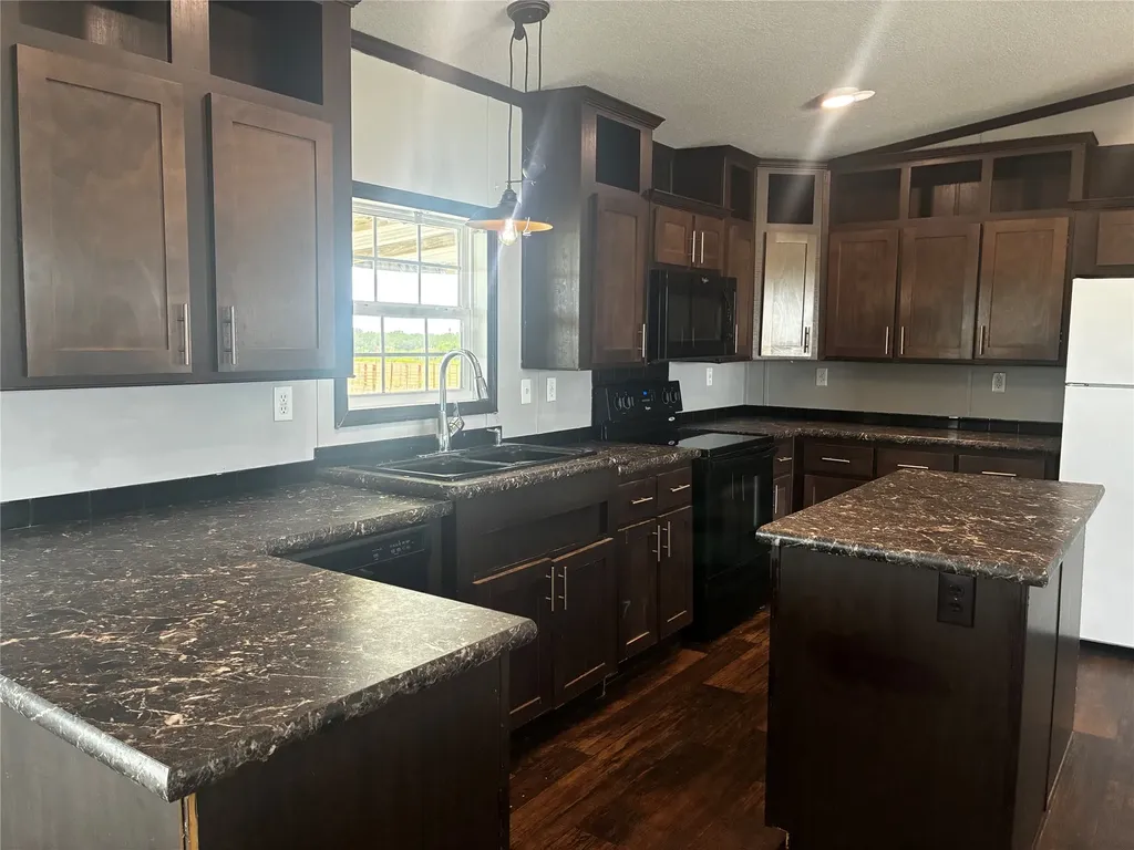 389 County Road 1281 Lampasas TX 76550