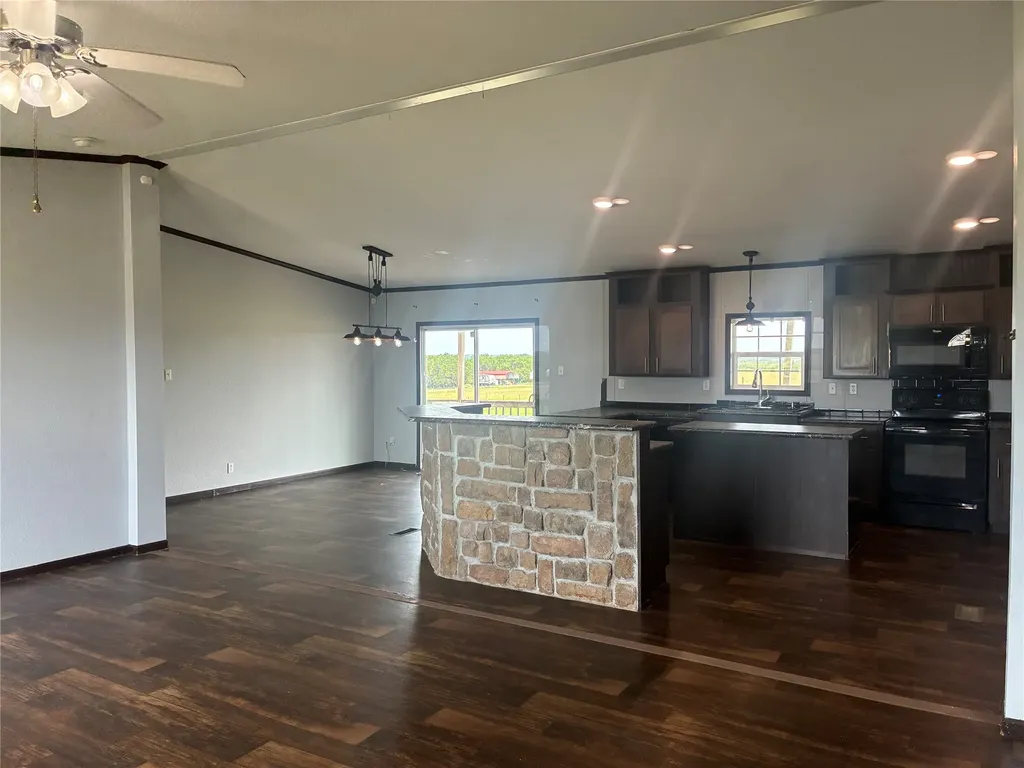 389 County Road 1281 Lampasas TX 76550