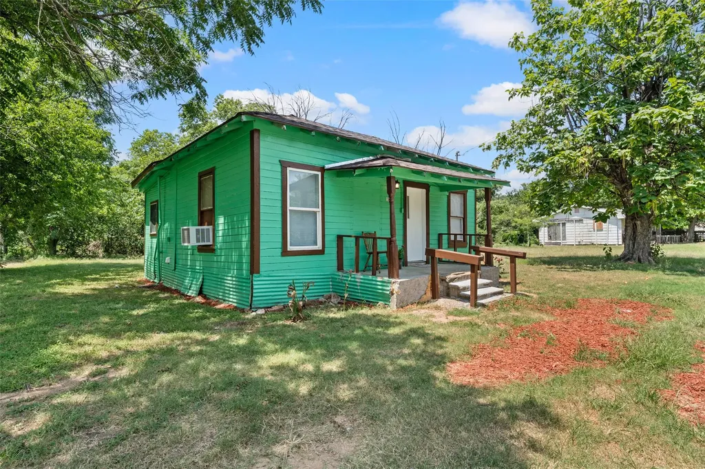 1304 E Clay Street Waco TX 76704