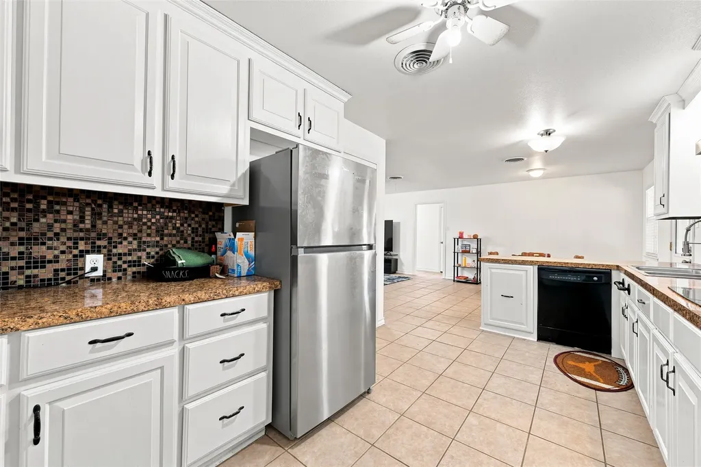1203 N Reagan Street West TX 76691