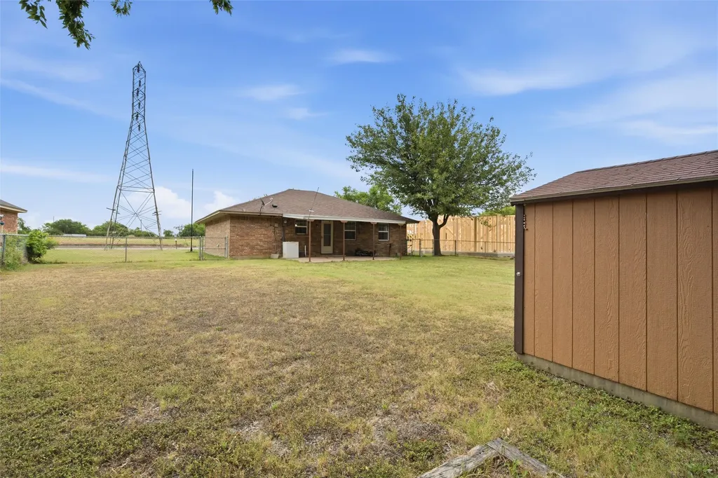 1203 N Reagan Street West TX 76691