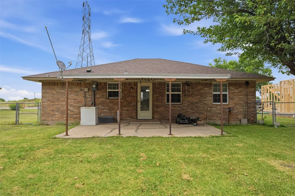 1203 N Reagan Street West TX 76691