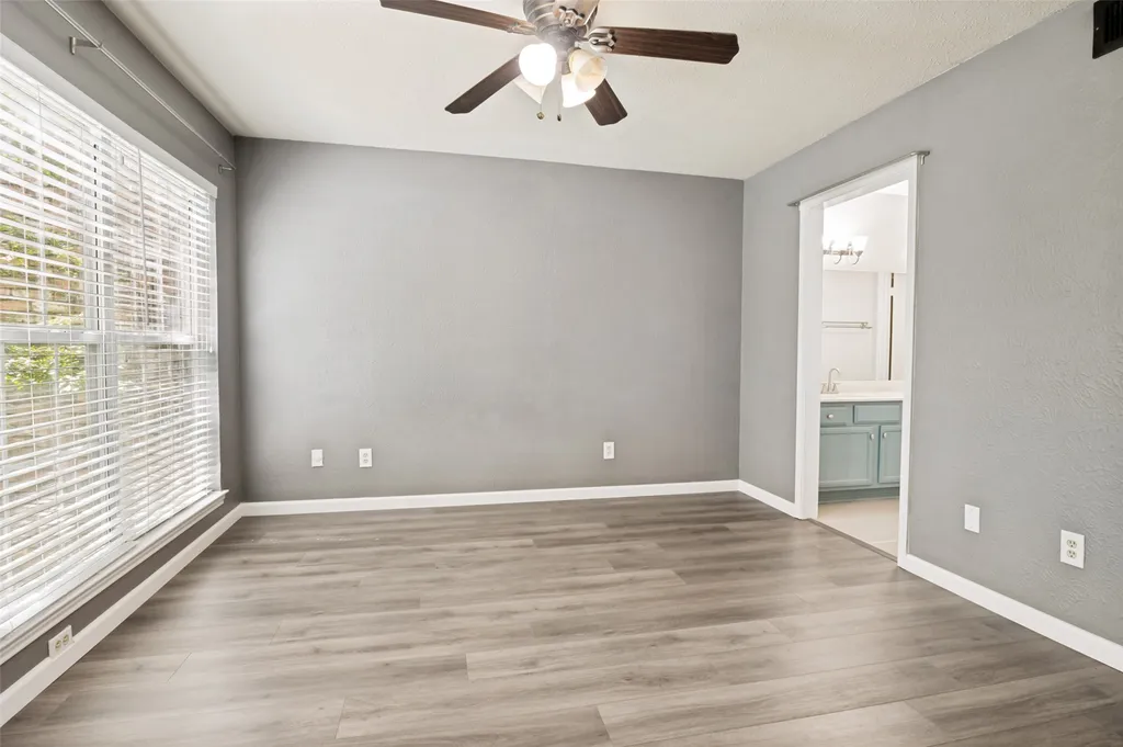 2535 Wedglea Drive Dallas TX 75211