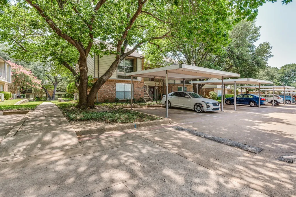 2535 Wedglea Drive Dallas TX 75211