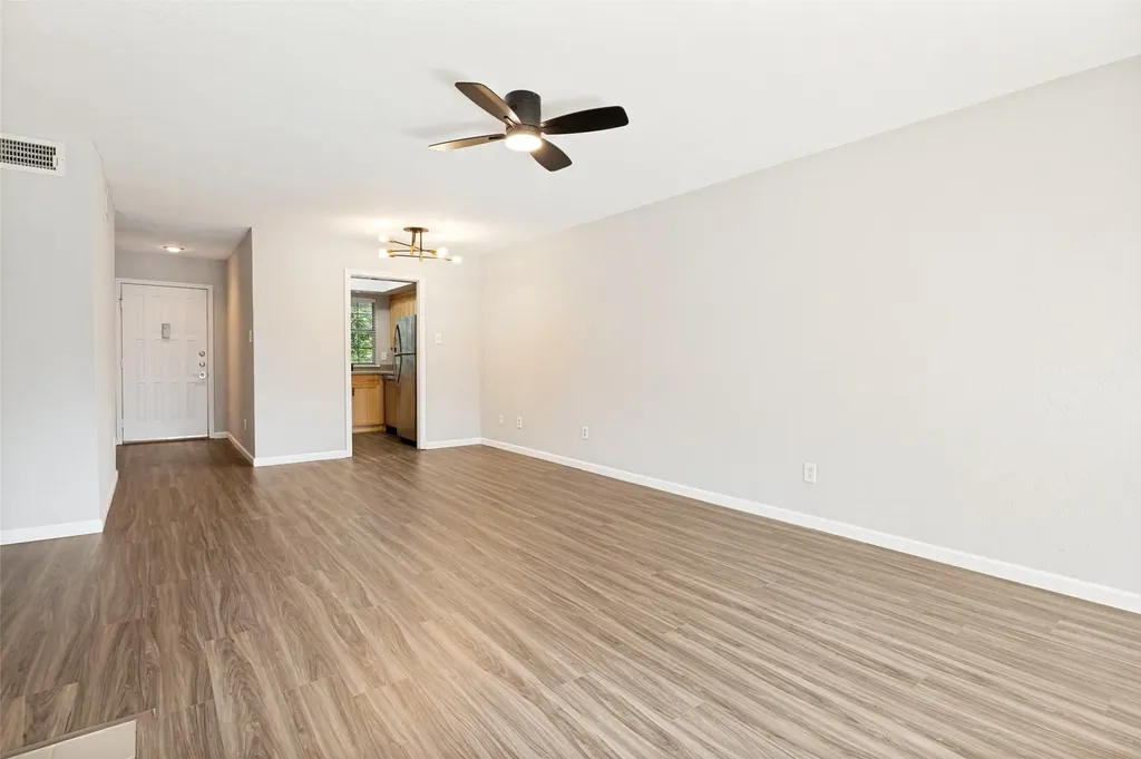 2535 Wedglea Drive Dallas TX 75211