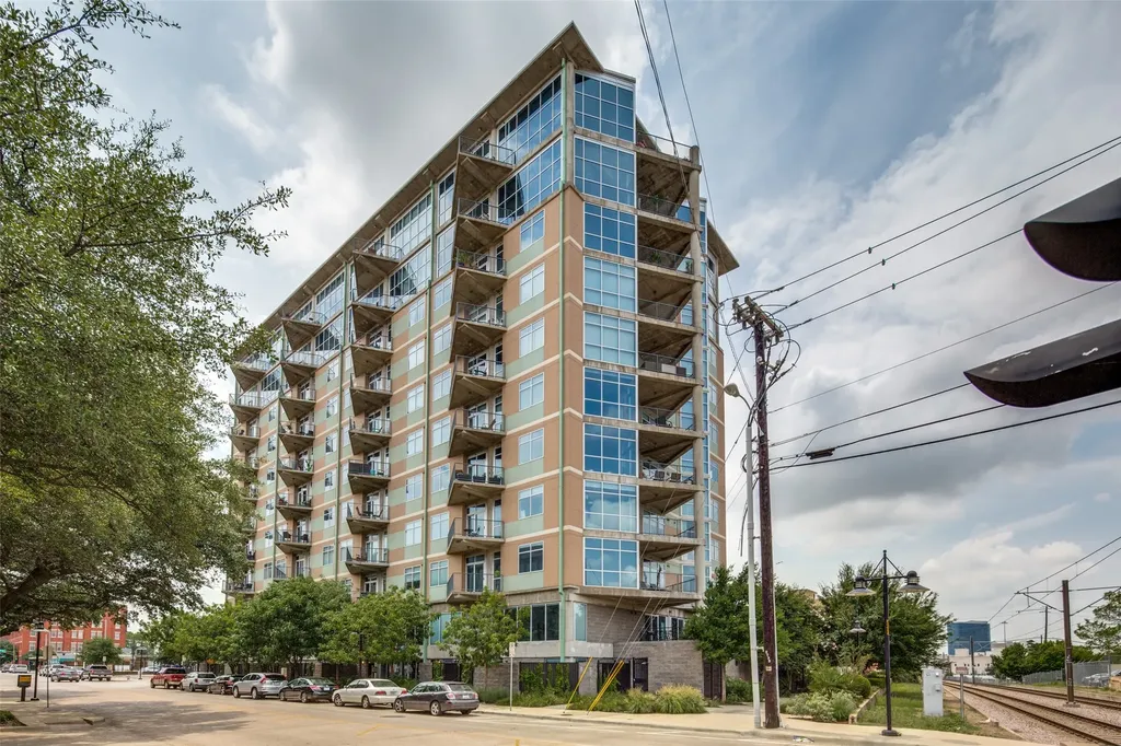1001 Belleview Street Dallas TX 75215