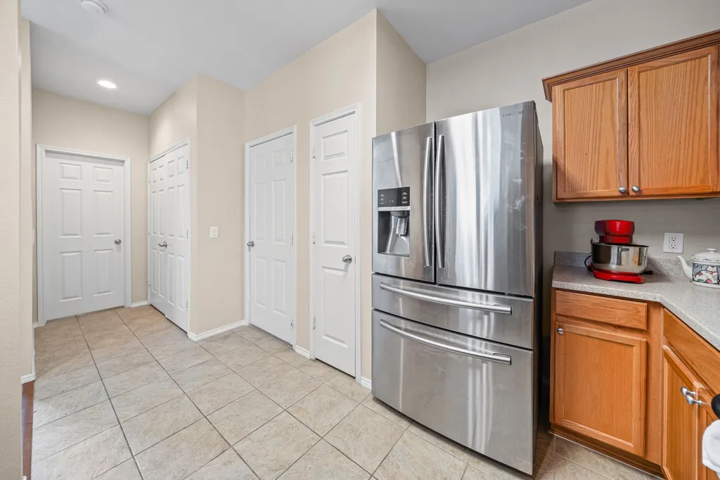2204 Canterbury Park Drive Grand Prairie TX 75050