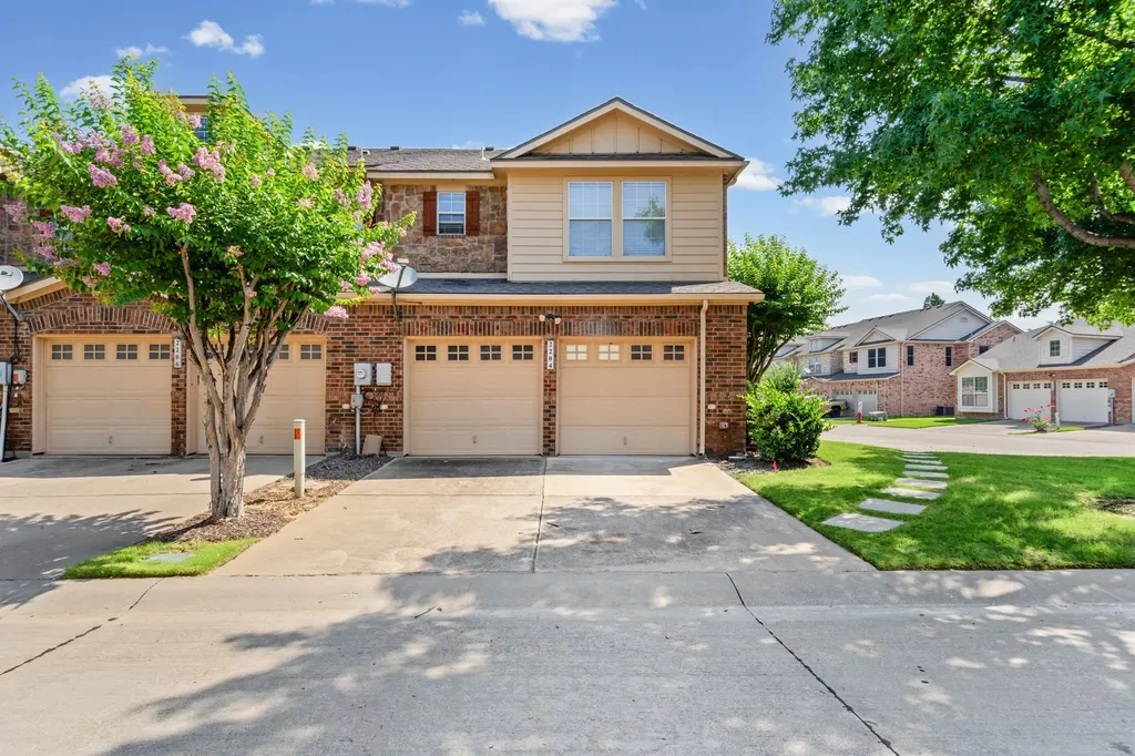 2204 Canterbury Park Drive Grand Prairie TX 75050