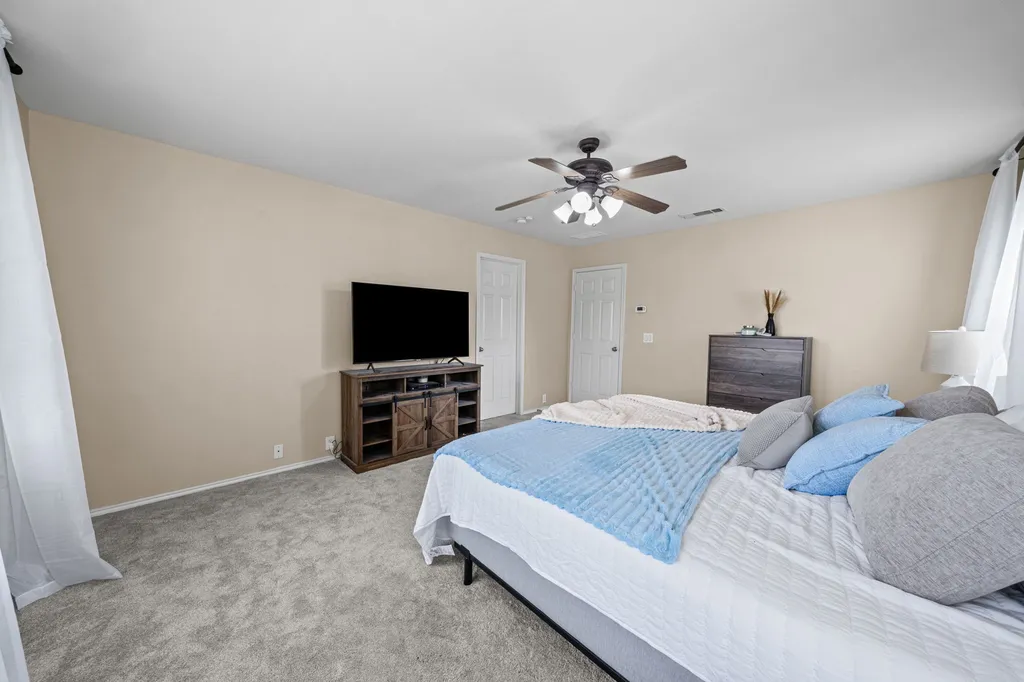 2204 Canterbury Park Drive Grand Prairie TX 75050