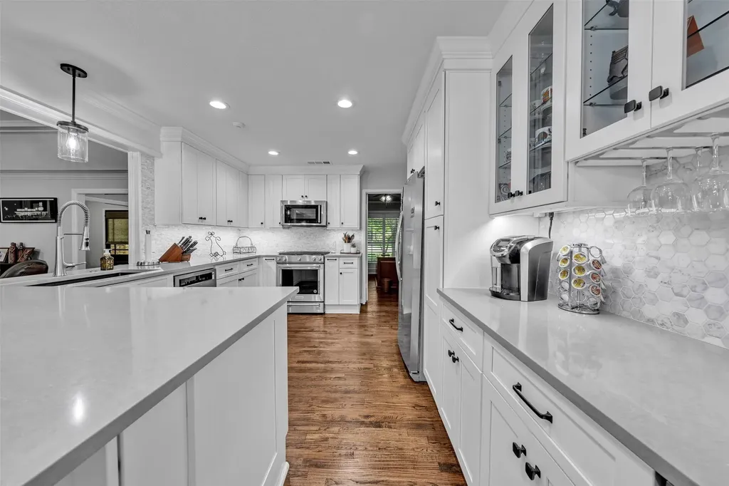 4421 Allencrest Lane Dallas TX 75244