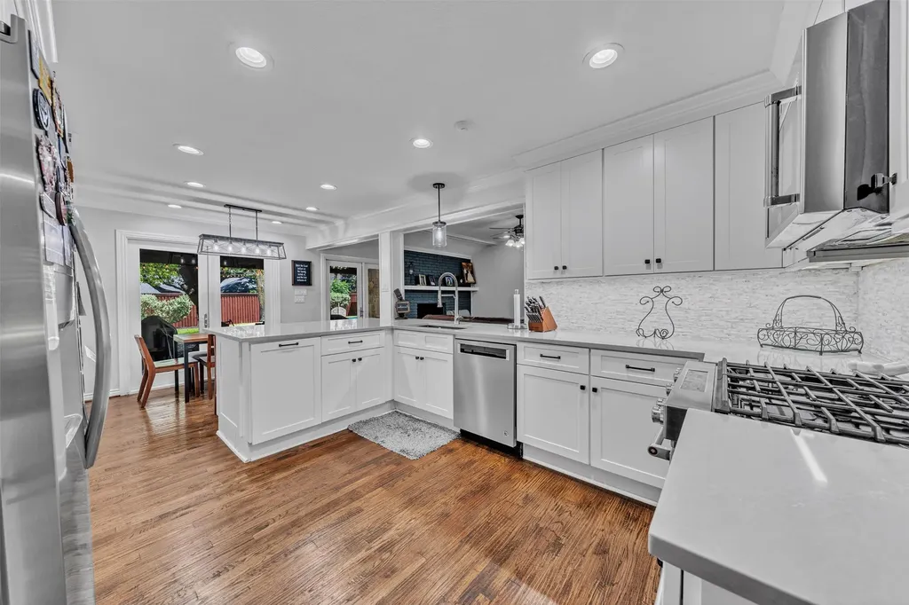 4421 Allencrest Lane Dallas TX 75244