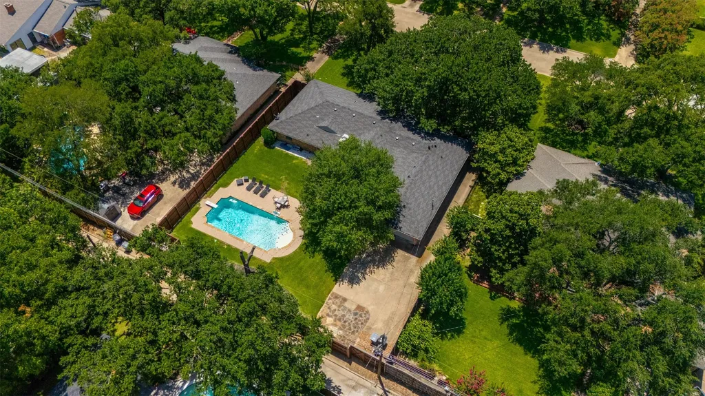 4421 Allencrest Lane Dallas TX 75244