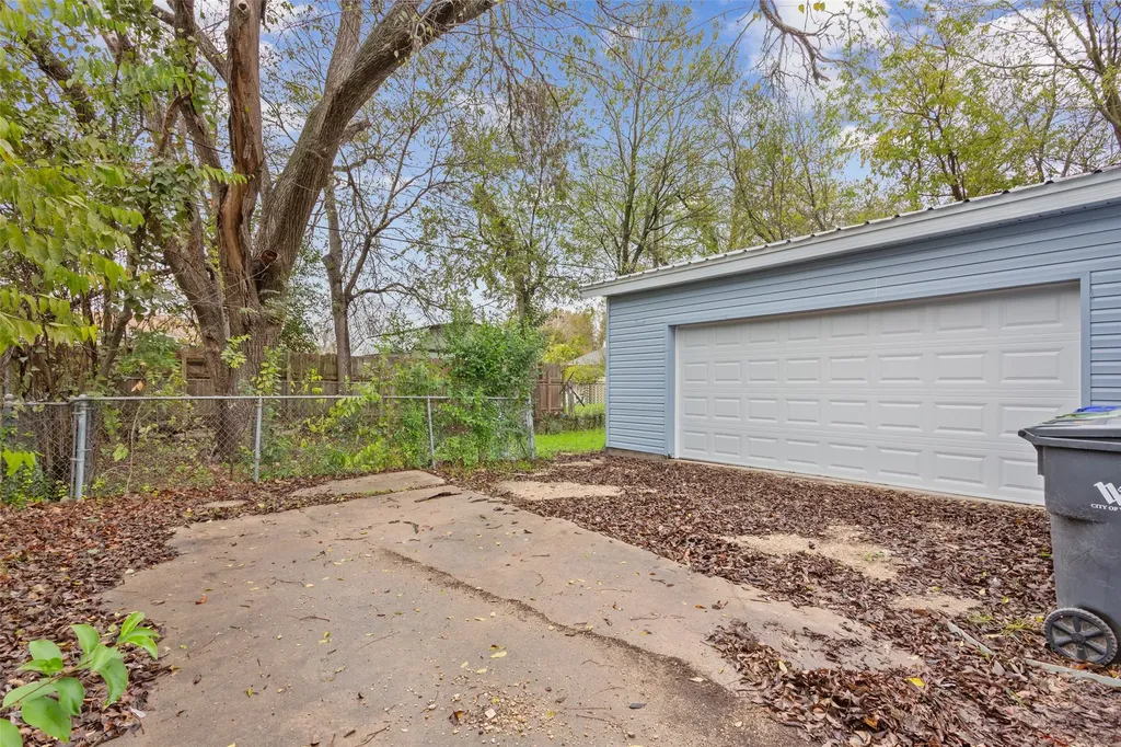 1029 N 45th Street Waco TX 76710