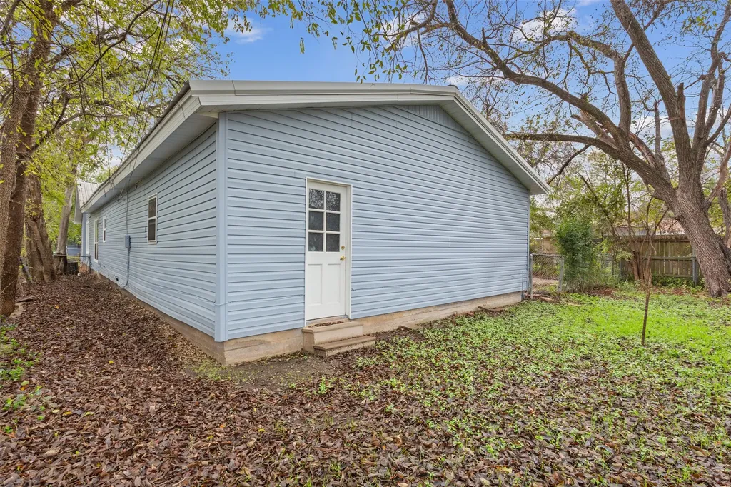 1029 N 45th Street Waco TX 76710