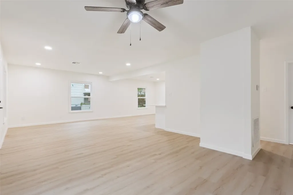 1029 N 45th Street Waco TX 76710