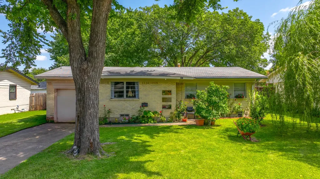 301 W Ridgewood Drive Garland TX 75041