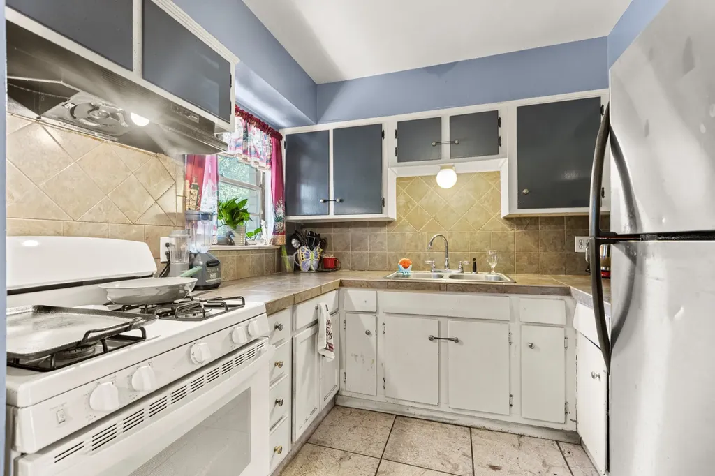 301 W Ridgewood Drive Garland TX 75041