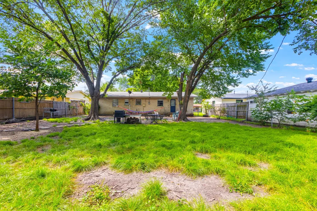 301 W Ridgewood Drive Garland TX 75041