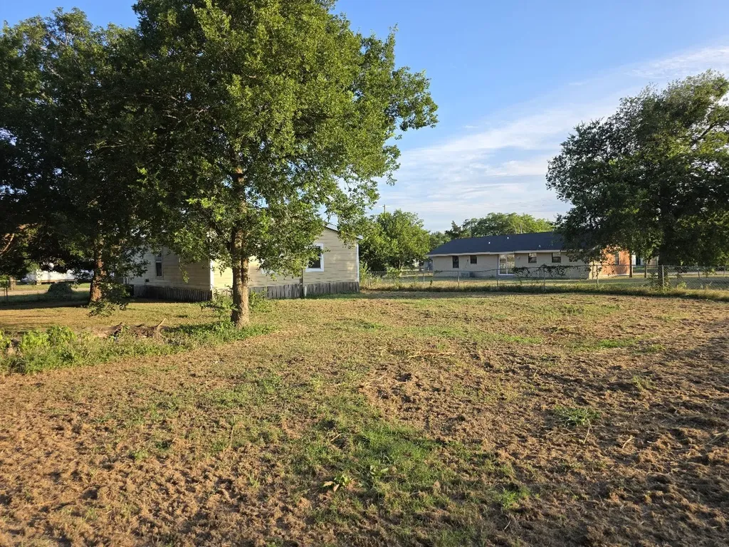 916 West Avenue B Rosebud TX 76570