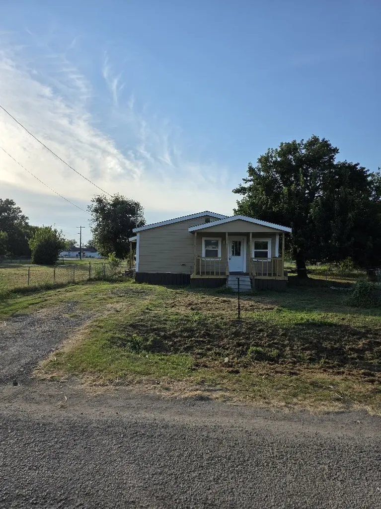 916 West Avenue B Rosebud TX 76570