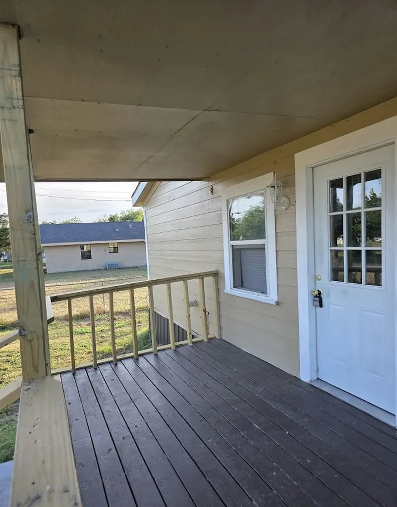 916 West Avenue B Rosebud TX 76570