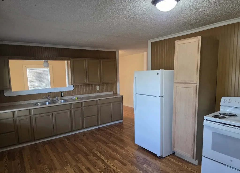 916 West Avenue B Rosebud TX 76570