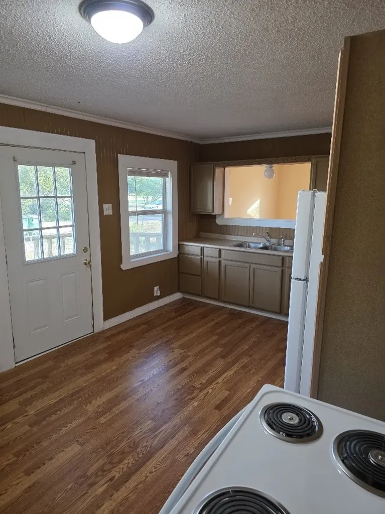 916 West Avenue B Rosebud TX 76570