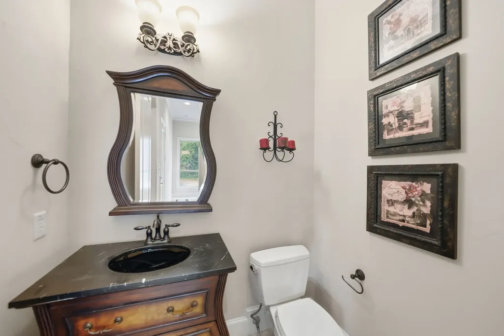 4229 Bluffview Boulevard Dallas TX 75209