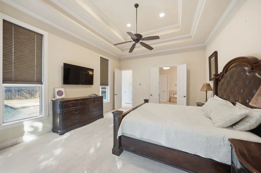 4229 Bluffview Boulevard Dallas TX 75209