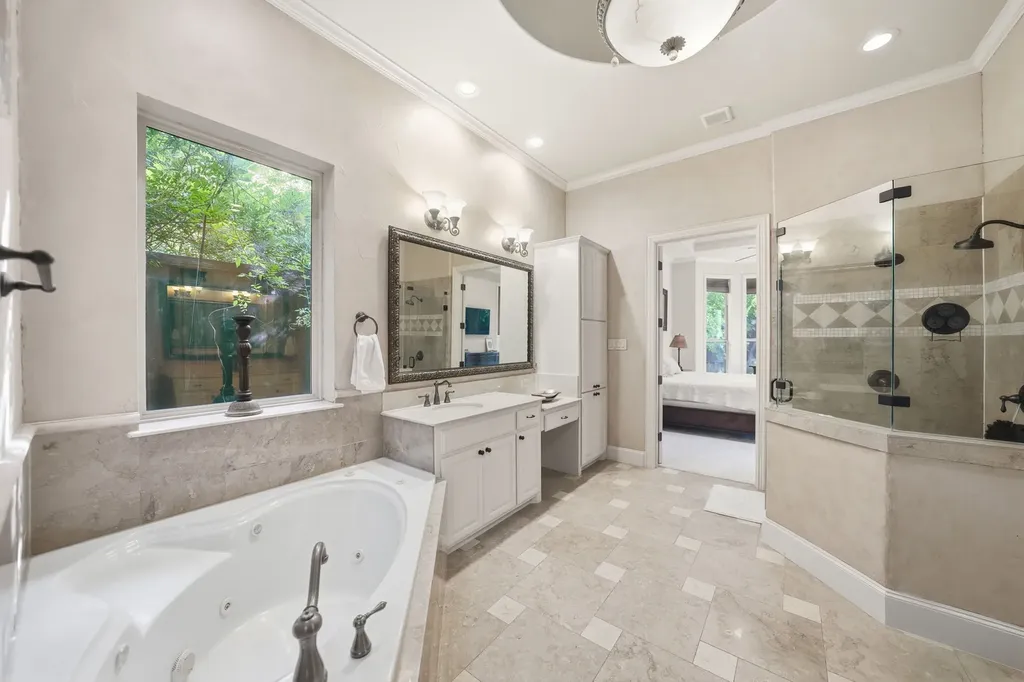 4229 Bluffview Boulevard Dallas TX 75209