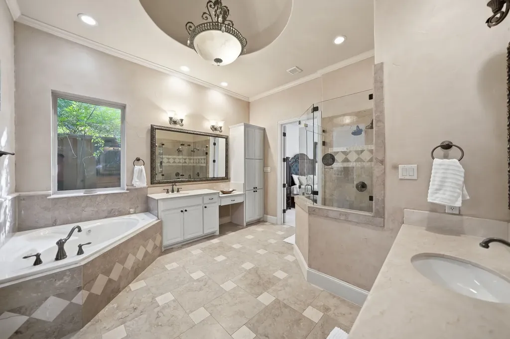 4229 Bluffview Boulevard Dallas TX 75209
