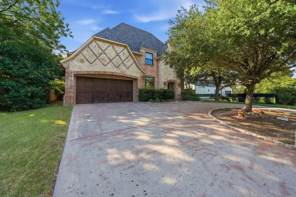 4229 Bluffview Boulevard Dallas TX 75209