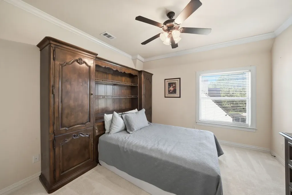 4229 Bluffview Boulevard Dallas TX 75209