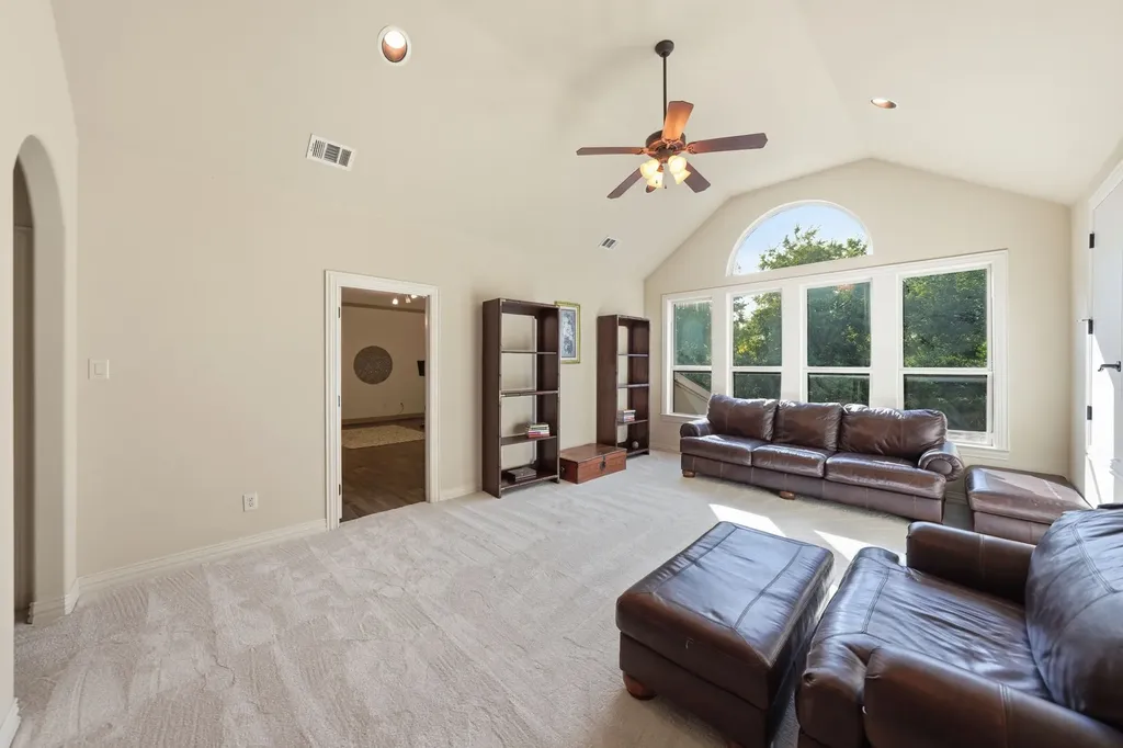 4229 Bluffview Boulevard Dallas TX 75209