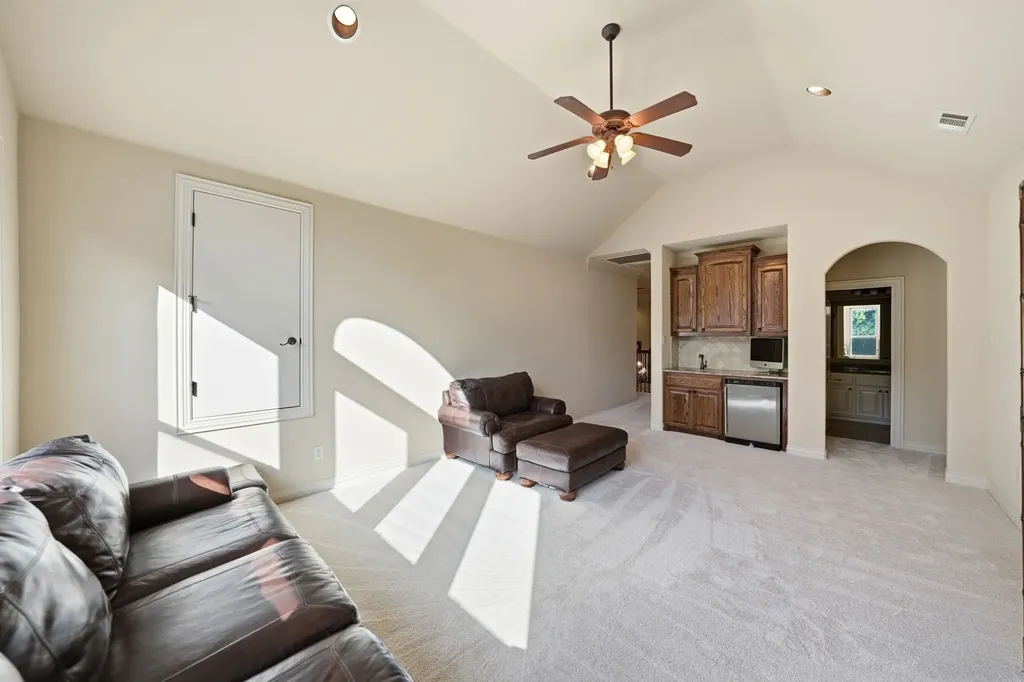 4229 Bluffview Boulevard Dallas TX 75209