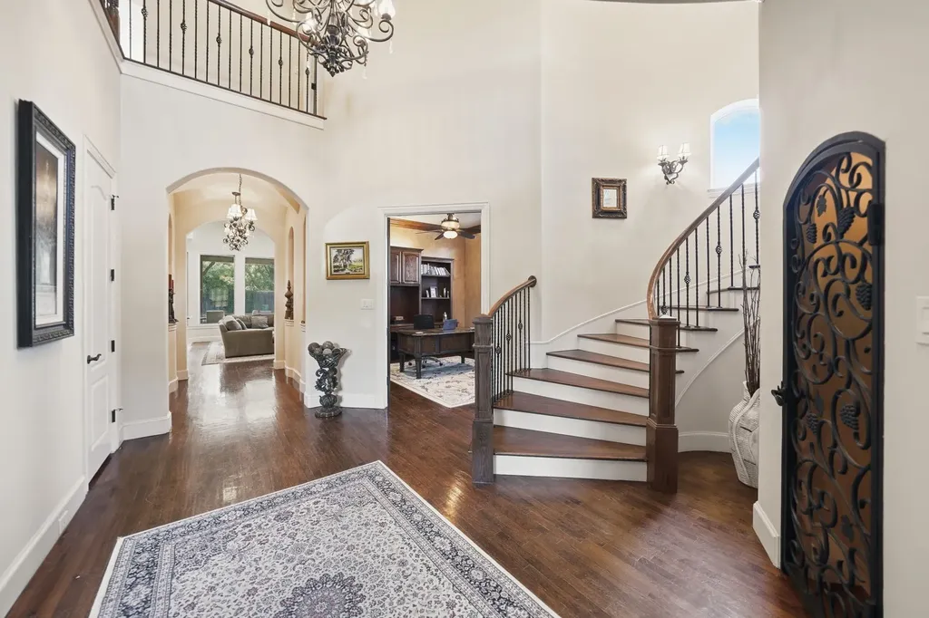 4229 Bluffview Boulevard Dallas TX 75209
