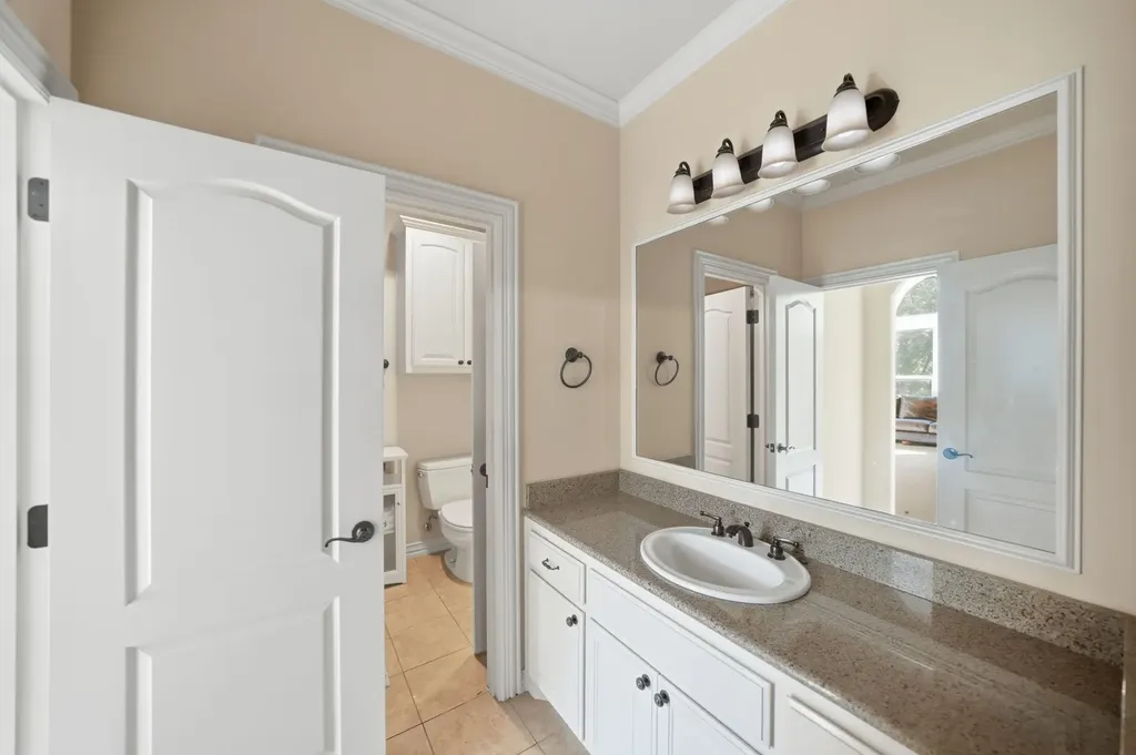 4229 Bluffview Boulevard Dallas TX 75209