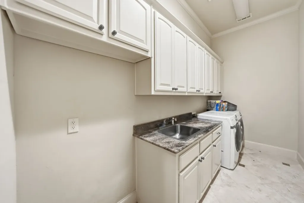 4229 Bluffview Boulevard Dallas TX 75209
