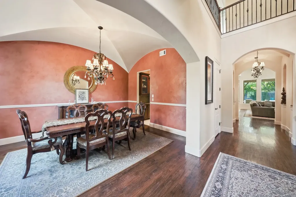 4229 Bluffview Boulevard Dallas TX 75209
