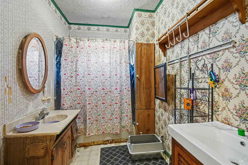 1060 County Road 4360 Decatur TX 76234