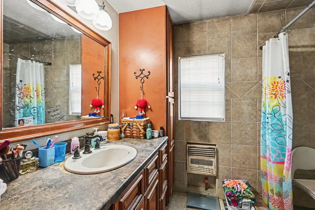 1060 County Road 4360 Decatur TX 76234