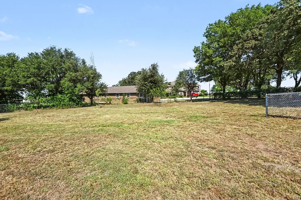 1060 County Road 4360 Decatur TX 76234