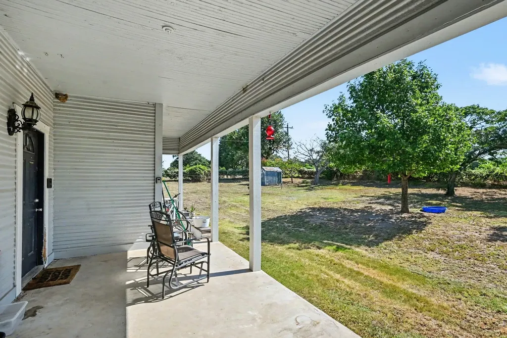 1060 County Road 4360 Decatur TX 76234
