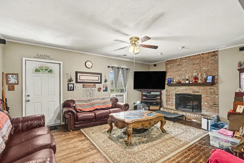 1060 County Road 4360 Decatur TX 76234