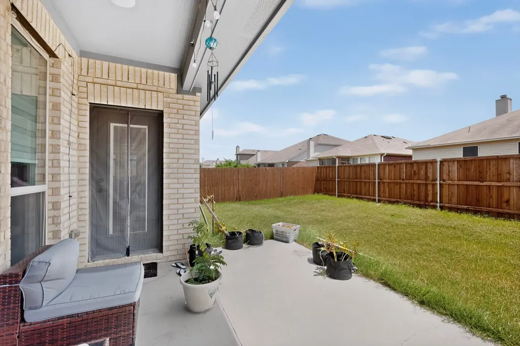 2905 Emerald Trace Drive Denton TX 76226