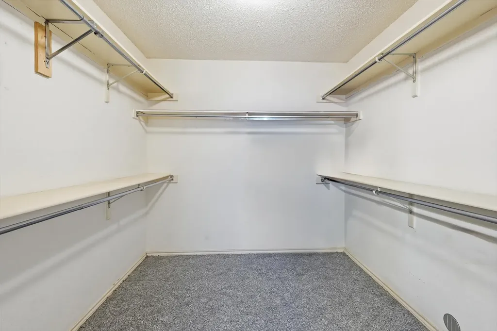 2703 Old English Court Euless TX 76039